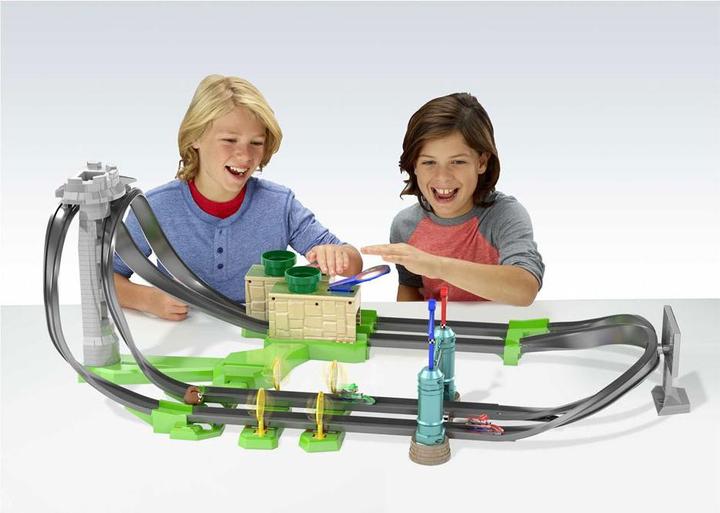 Actual product image Hot Wheels Mario Kart Circuit Lite Track