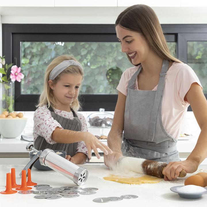 Actual product image InnovaGoods Biscuit dough dispenser and spray gun - 4 nozzles (Biscuit press)