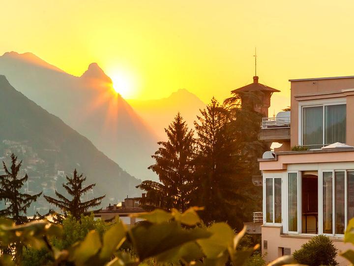 Actual product image Smartbox 1 romantic night with a view over the lake, aperitif and spa in Lugano (2 pers.)
