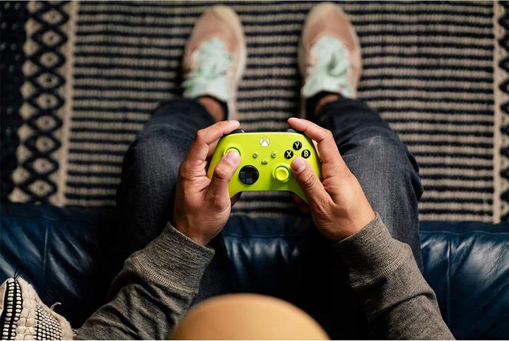 Actual product image Microsoft Wireless Controller - Electric Volt (Xbox Series X, Xbox One X, PC, Xbox One S, Xbox Series S)