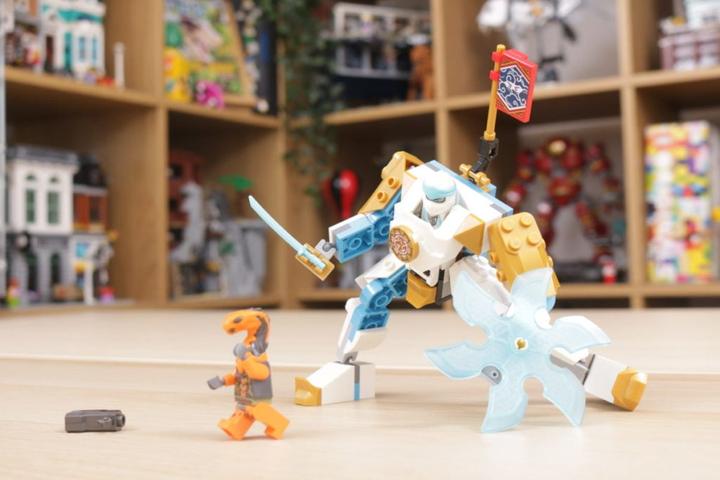 Produktbild LEGO Zanes Power-Up-Mech EVO (71761, LEGO Ninjago)