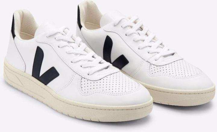 Actual product image Veja V-10 (43)