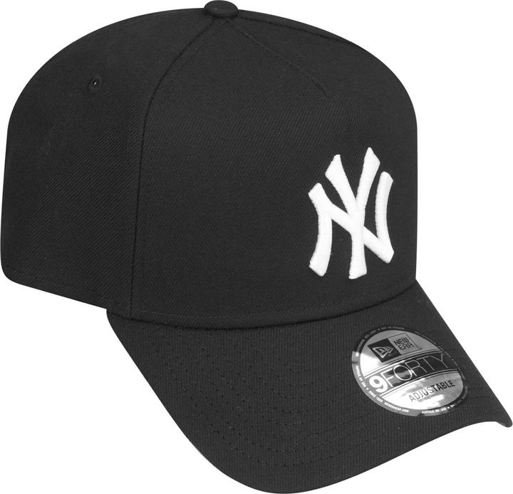 Actual product image New Era 9Forty Snapback Trucker Cap New York Yankees Black