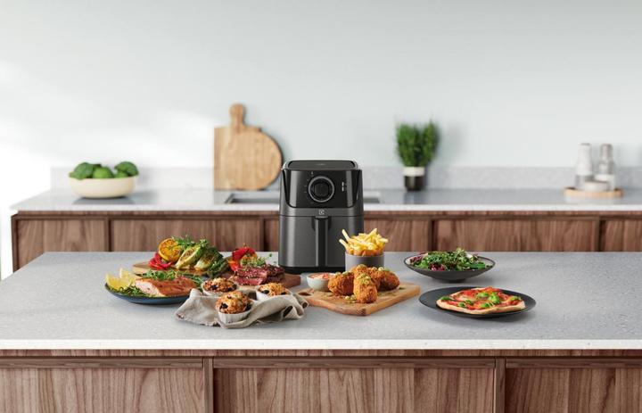 Actual product image Electrolux E5AF1-4GB fryer Single Stand-alone Hot air fryer Black