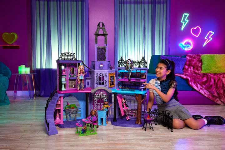 Actual product image Monster High Haunted High School Playset