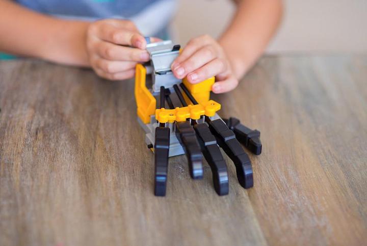 Produktbild 4M Motorisierte Roboter Hand KidzRobotix