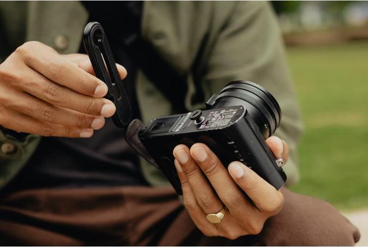 Actual product image Peak Design Micro Clutch (Wrist strap)