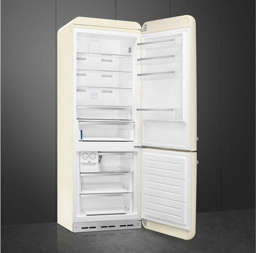 Image du produit Smeg Style rétro FAB38RCR5 (481 l)