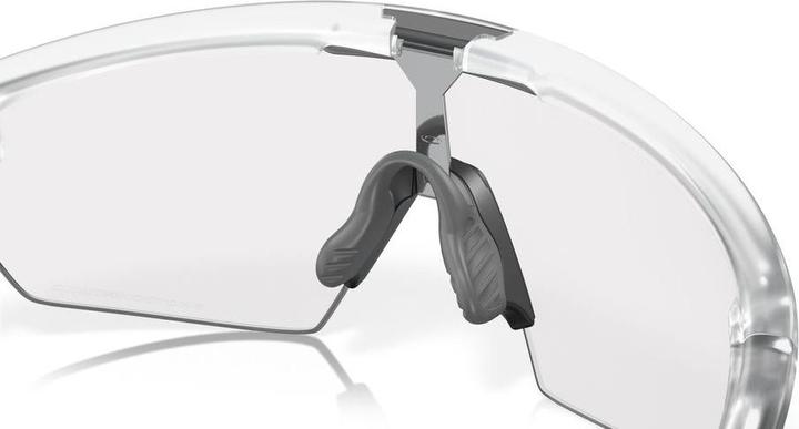 Produktbild Oakley Sphaera Photochromic Sportbrille (Matte Clear, Matte Clear)