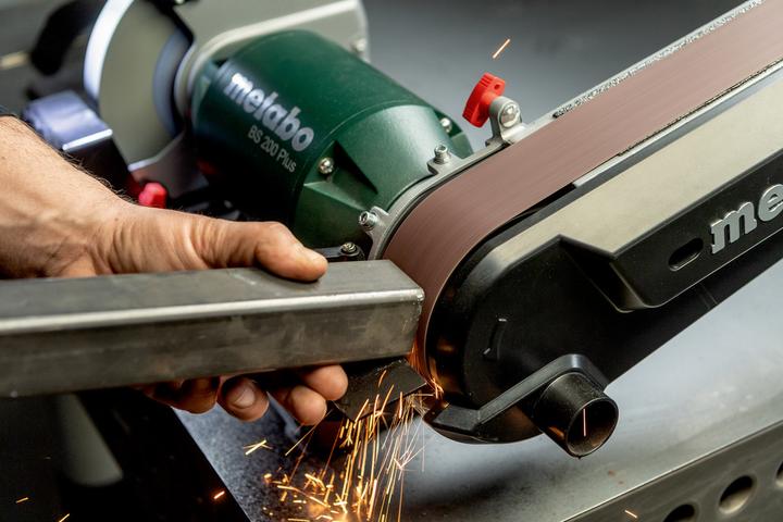 Immagine prodotto Metabo BS 200 Plus (Smerigliatrice, Tritacarne da banco, 450 W)