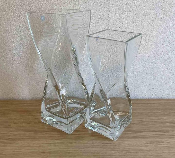 Actual product image Leonardo Swirl (1 x, 12 x 12 x 31.5 cm, 4.54 l)