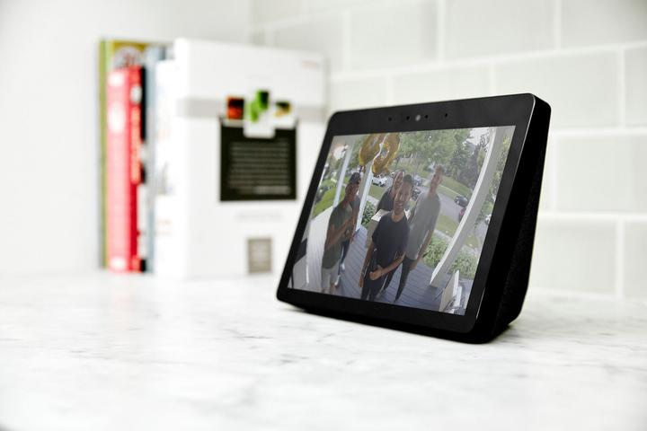 Actual product image Arlo Pro 3 Spotlight, kit 3 cameras white (2560 x 1440 Pixels)