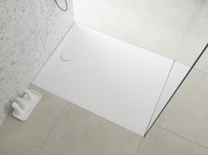 Produktbild Geberit Rechteckduschwanne Olona 80x140 cm, Höhe 4 cm, Ablauf hinten mittig, weiss/ matt