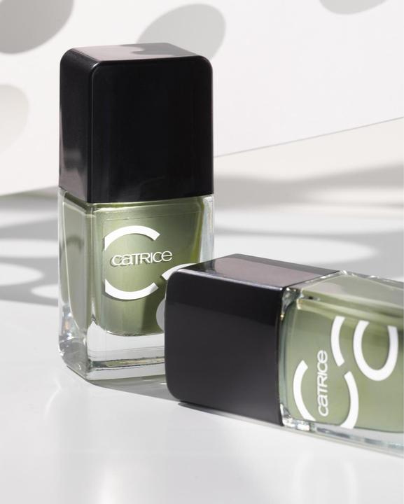 Actual product image Catrice ICONAILS Gel Lacquer (138 Into The Woods, Gel-Effect Nail Polish)