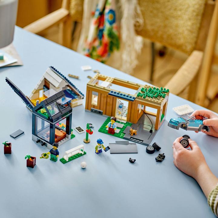 Actual product image LEGO Family home with electric car (60398, LEGO City)