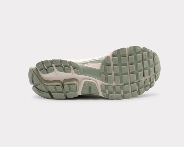 Produktbild Nike Zoom Vomero 5 (44)