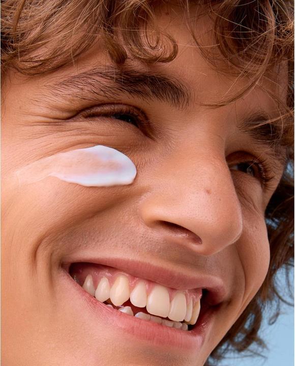 Immagine prodotto Nivea Men Sensitive Schützende Feuchtigkeitspflege LSF30 (50 ml, Crema da giorno, SPF 30)