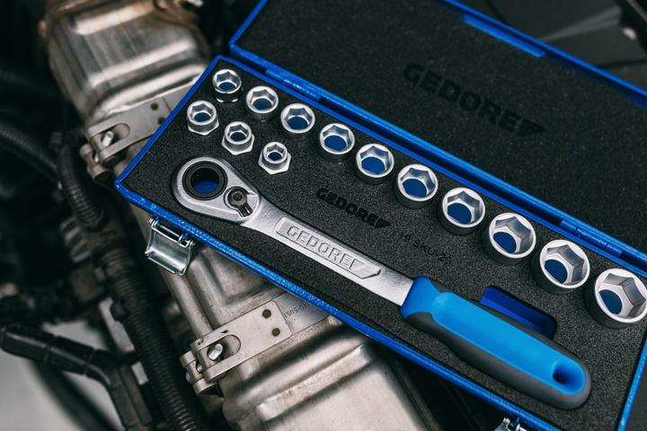 Produktbild Gedore 19 SKU-20 Steckschlüssel-Satz 1/2", 14-teilig, 10-24 mm (23 mm, 10  mm, 13 mm, 16 mm, 18 mm, 15 mm, 17 mm, 20 mm, 11 mm, 14 mm, 19 mm, 22 mm, 24 mm, 12 mm, 21 mm)