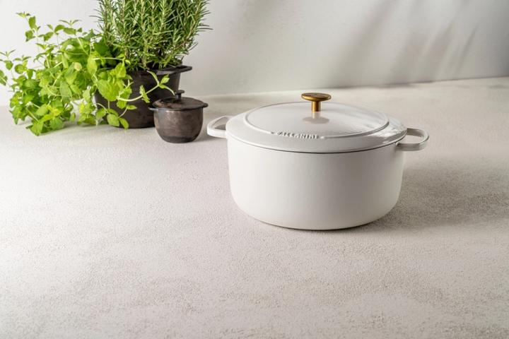 Actual product image Ballarini Cocotte BELLAMONTE 37 cm oval 9.5 litre cast iron roaster white (37 cm, Casserole + Stewpot, Cast iron)