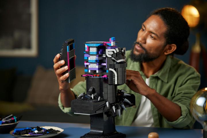 Actual product image LEGO Black Panther (76215, LEGO Marvel, LEGO Rare Sets)