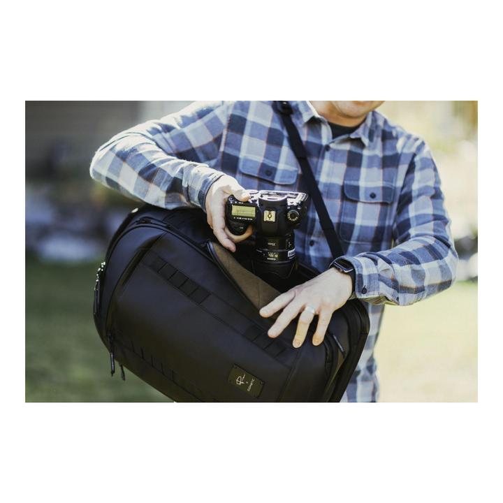 Immagine prodotto Gomatic Peter McKinnon Camera Pack Travel (Zaino per fotocamera, 35 l)