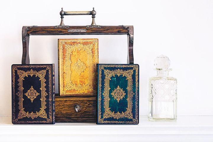 Actual product image Paperblanks Nox (210 x 300 mm, Special ruling, Hardcover)