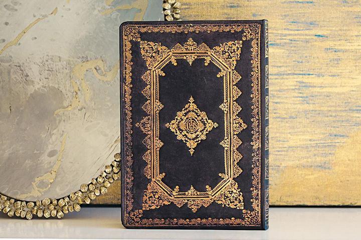 Actual product image Paperblanks Nox (210 x 300 mm, Special ruling, Hardcover)