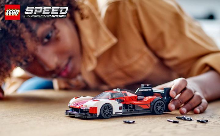 Actual product image LEGO Porsche 963 (76916, LEGO Speed Champions)