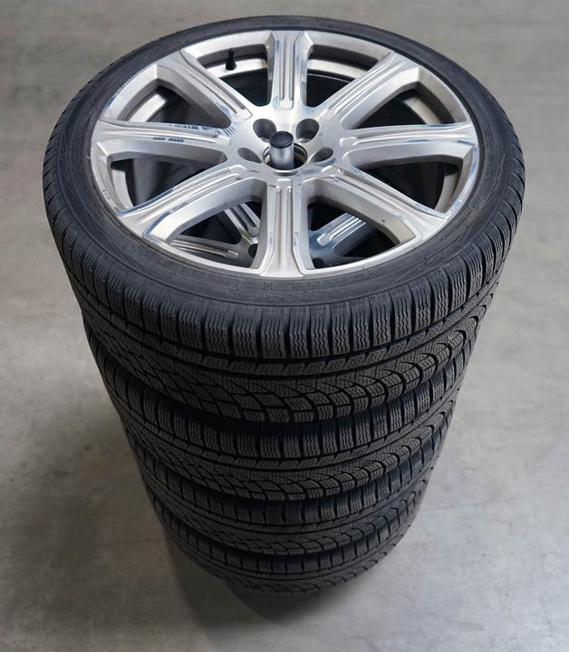 Produktbild Wiltec Felgenbaum Fahrbar Reifenständer Reifenbaum Felgenständer bis 225 mm Reifen