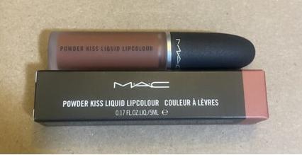 Immagine prodotto MAC Cosmetics Powder Kiss Liquid Lipcolour (979 Impulsivo)