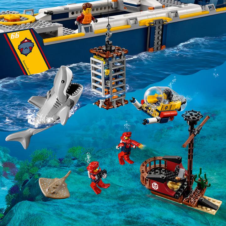 Actual product image LEGO Ocean Exploration Ship (60266, LEGO City)