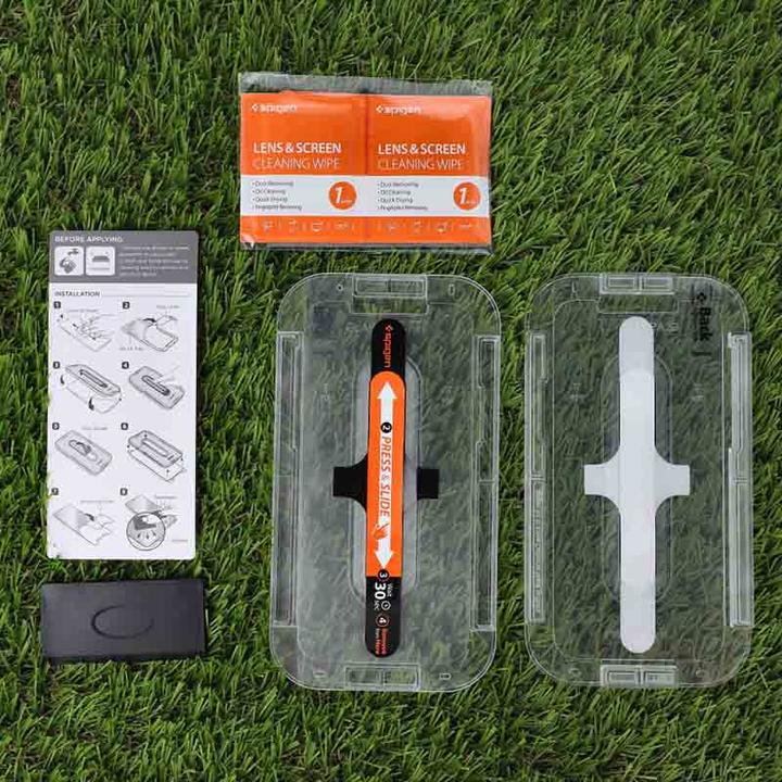 Image du produit Spigen tR EZ Fit (2 pièce(s), Apple iPhone 12, Apple iPhone 12 Pro)