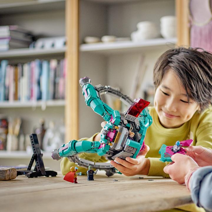 Actual product image LEGO The Guardians' new ship (76255, LEGO Marvel)
