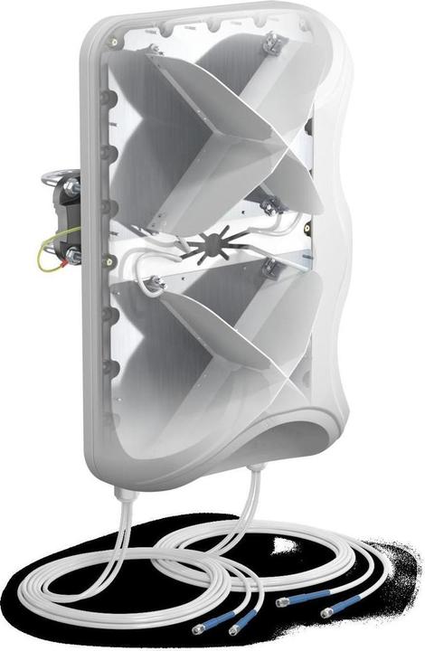 Actual product image Quwireless AP5G4-G - QuPanel 5GLTE Global MIMO 4x4, 5m (5G)