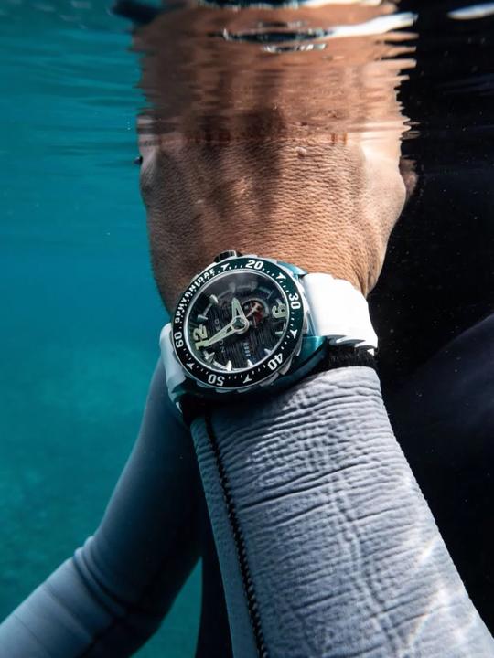 Actual product image Nubeo NB-6092-02 Sphyrnidae Limited (Diving watch)