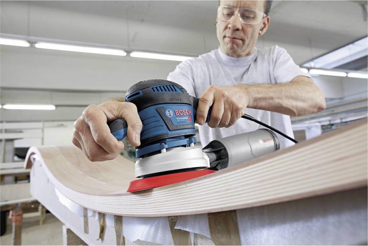 Actual product image Bosch Professional Random orbital sander GEX 40-150 with 1 x multi-hole sanding sheet C470 (Eccentric grinder, 400 W)