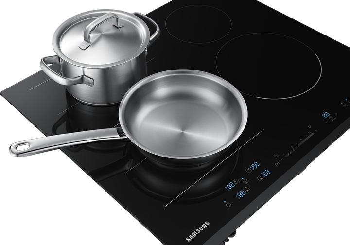 Actual product image Samsung NZ64N9777BK/E1 Induction, 60cm, 15 power, Virtual Flame, Ice Blue