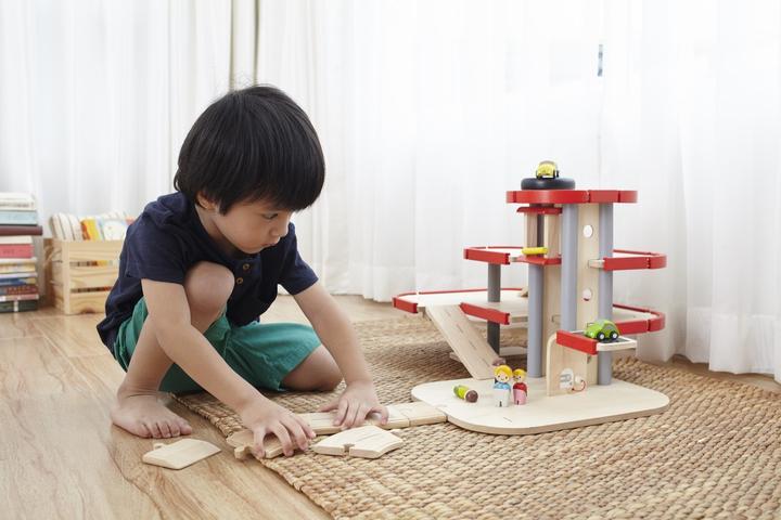 Actual product image Plantoys PlanWorld parking garage