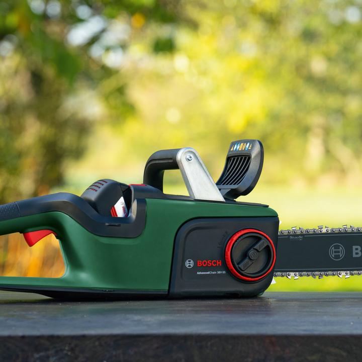 Produktbild Bosch Home & Garden AdvancedChain 36V-35-40 (Akku Kettensäge)