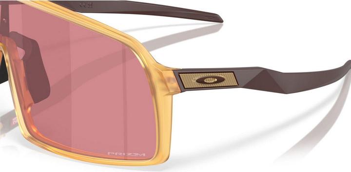 Produktbild Oakley Sutro Sonnenbrille Matte Trans Light Curry / Prizm Dark Golf (Matte Trans Light Curry, PRIZM DARK GOLF)