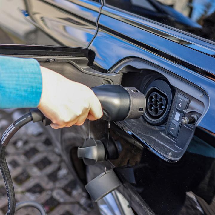 Produktbild InLine EV Spiral-Autoladekabel 22kW Typ2 (Typ 2, 22 kW, 32 A, 5 m)
