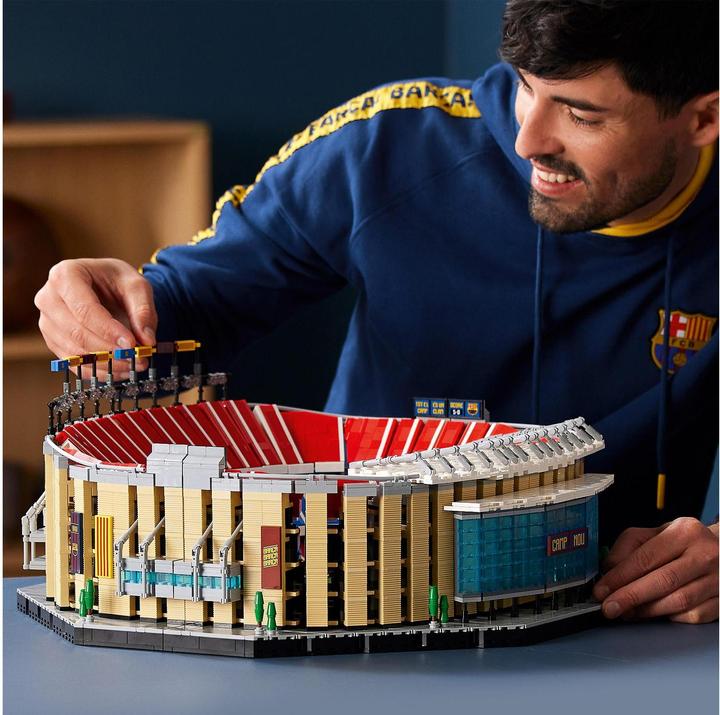 Actual product image LEGO ICONS CAMP NOU - FC BARCELONA 10284 (10284, LEGO Creator Expert, LEGO Rare Sets)