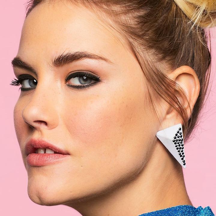 Actual product image BeneFit Cosmetics Bad Gal BANG! (Pitch Black)