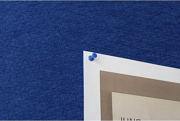 Produktbild eurokraft basic Pinnboard, Stoffbezug, blau, BxH 1200x900 mm (Pinnwand, 1200 x 900 mm)