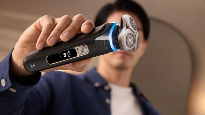 Actual product image Philips i9000 Prestige XP9207/30 Wet and Dry Electric Shaver with SkinIQ