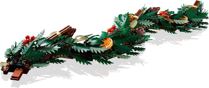 Actual product image LEGO Christmas wreath (10340, LEGO Icons)