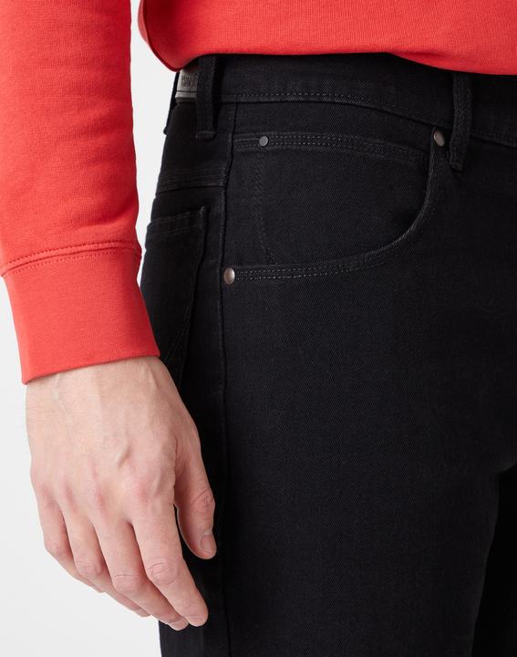 Actual product image Wrangler Authentic Straight (W31/L32)