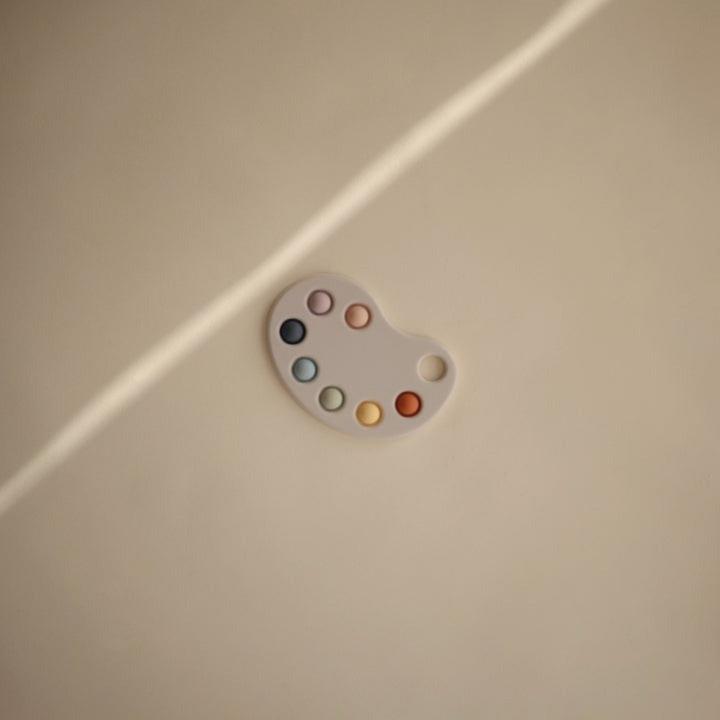 Immagine prodotto Mushie Giocattolo di stampa della tavolozza di vernice