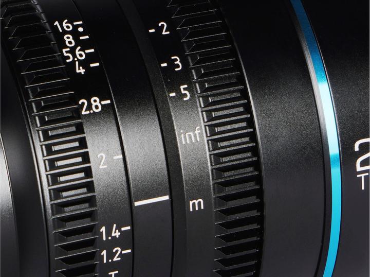 Immagine prodotto Sirui MS24E-G Night Walker 24mm T1.2 S35 Cine Lens (E-Mount Gun Metal Gray) (Novità) (In offerta) (Sony E, APS-C / DX)