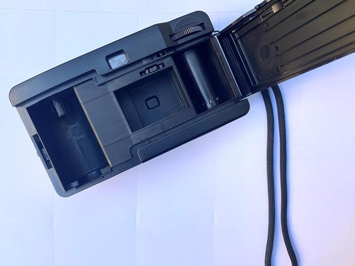 Produktbild AGFAPHOTO Analoge Kleinbildkamera-Set mit SW-Film